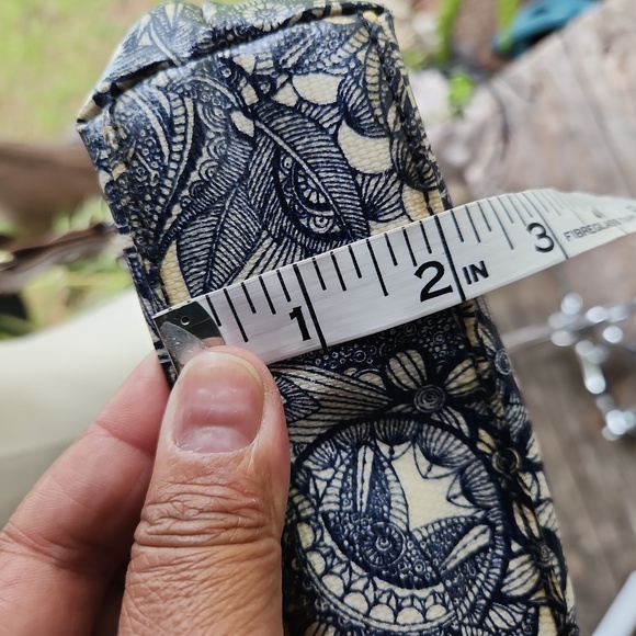 Sakroots Artists Circle blue and white coated canvas crossbody handbag - Picture 15 of 16